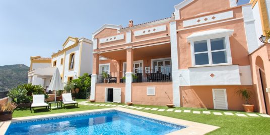 Townhouse for Sale in Benahavís, Málaga