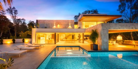 Detached Villa for Sale in La Quinta Golf, Benahavís, Málaga