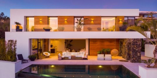 Detached Villa for Sale in La Quinta Golf, Benahavís, Málaga