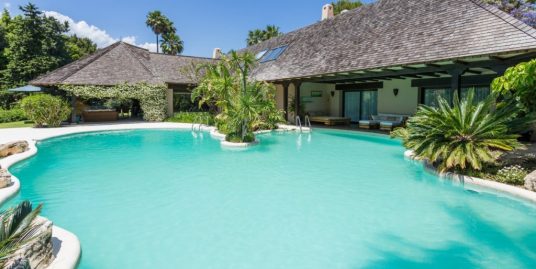 Villa for Sale in Marbella East, Málaga