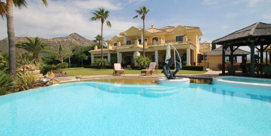 Villa for Sale in Benahavís, Málaga