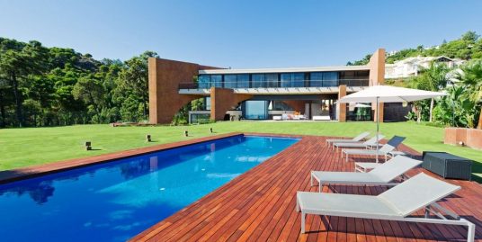 Villa for Sale in Benahavís, Málaga