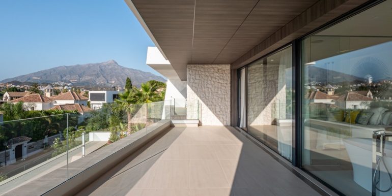 Upstairs terrace (2)