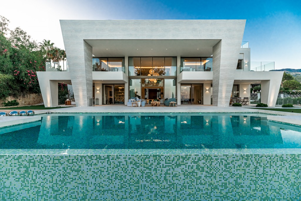 Villa for Sale in Golden Mile, Marbella, Málaga