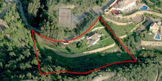 Plot for Sale in Benahavís, Málaga