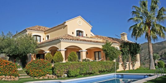 Villa for Sale in La Quinta Golf, Benahavís, Málaga