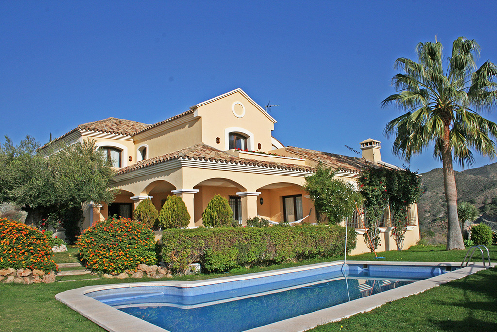 Villa for Sale in La Quinta Golf, Benahavís, Málaga