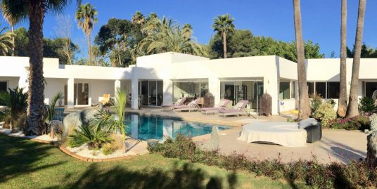 Villa for Sale in El Paraiso, Estepona, Málaga