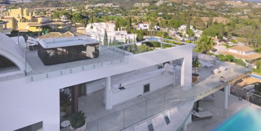 Villa for Sale in Nueva Andalucía, Marbella, Málaga