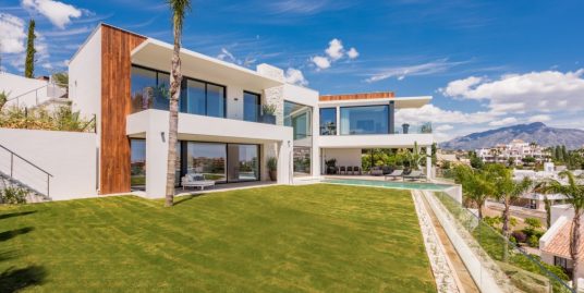 Villa for Sale in Benahavís, Málaga