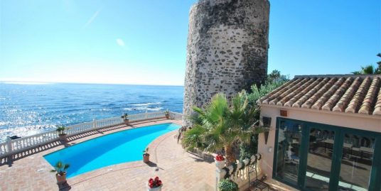 Villa for Sale in Calahonda, Málaga