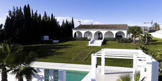 Villa for Sale in Cancelada, Estepona, Málaga