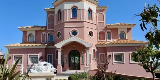 Villa for Sale in Los Flamingos, Benahavís, Málaga