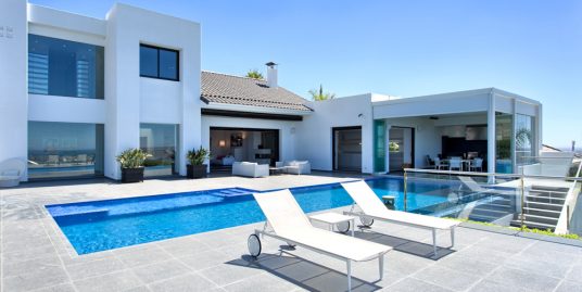 Villa for Sale in Los Flamingos, Benahavís, Málaga