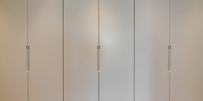 Fitted wardrobes (2)