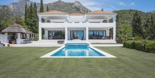 Villa for Sale in Cascada de Camoján, Marbella, Málaga