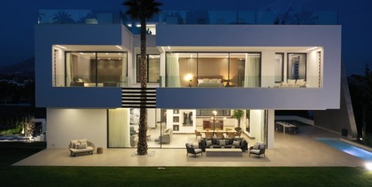 Villa for Sale in Nueva Andalucía, Marbella, Málaga