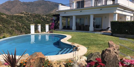 Villa for Sale in East Estepona, Málaga
