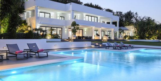 Villa for Sale in Nueva Andalucía, Marbella, Málaga