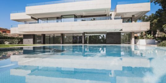 Villa for Sale in Guadalmina Baja, Marbella, Málaga