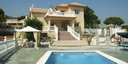 Villa for Sale in Alhaurín de la Torre, Málaga