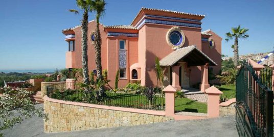 Villa for Sale in Benahavís, Málaga