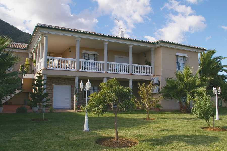 Villa for Sale in Alhaurín de la Torre, Málaga