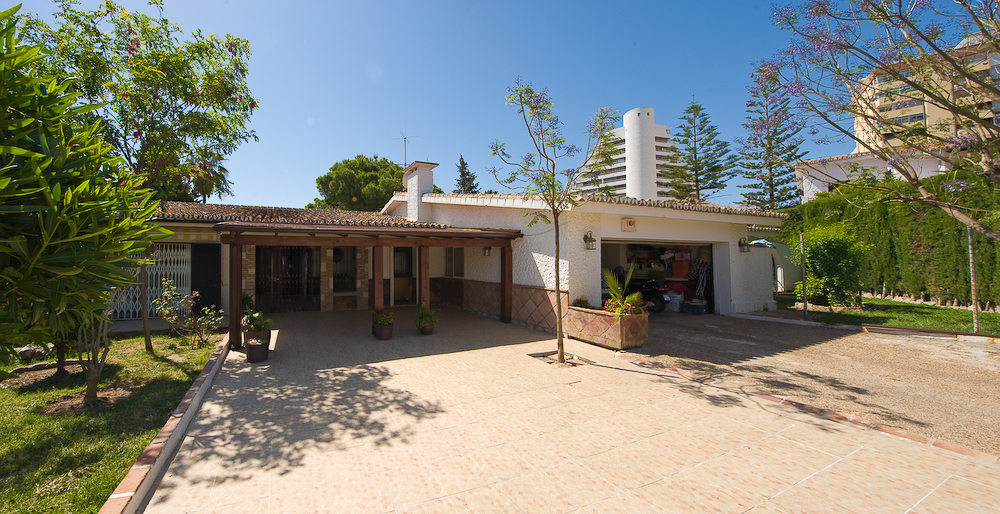 Villa for Sale in Benalmádena Costa, Málaga