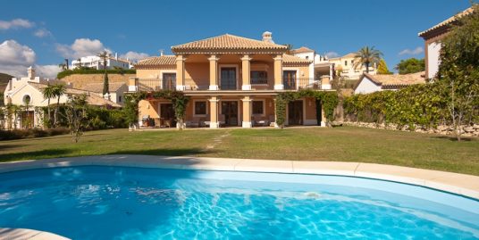 Villa for Sale in Estepona, Málaga
