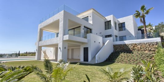 Villa for Sale in Benahavís, Málaga