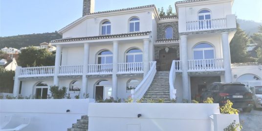 Villa for Sale in Alhaurín de la Torre, Málaga