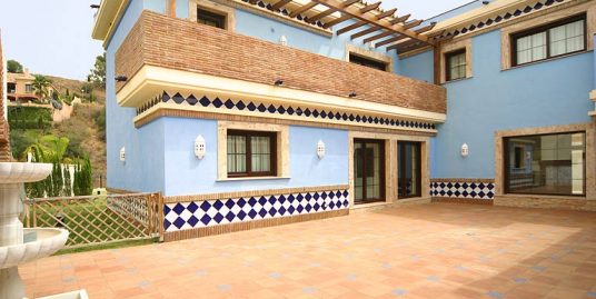 Villa for Sale in Mijas Golf, Málaga