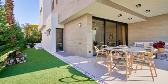Villa for Sale in Puerto Banús, Marbella, Málaga