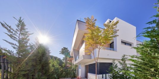 Villa for Sale in Puerto Banús, Marbella, Málaga