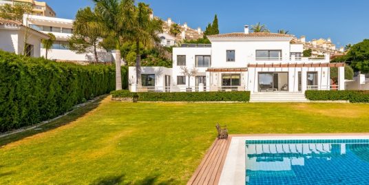 Villa for Sale in Nueva Andalucía, Marbella, Málaga